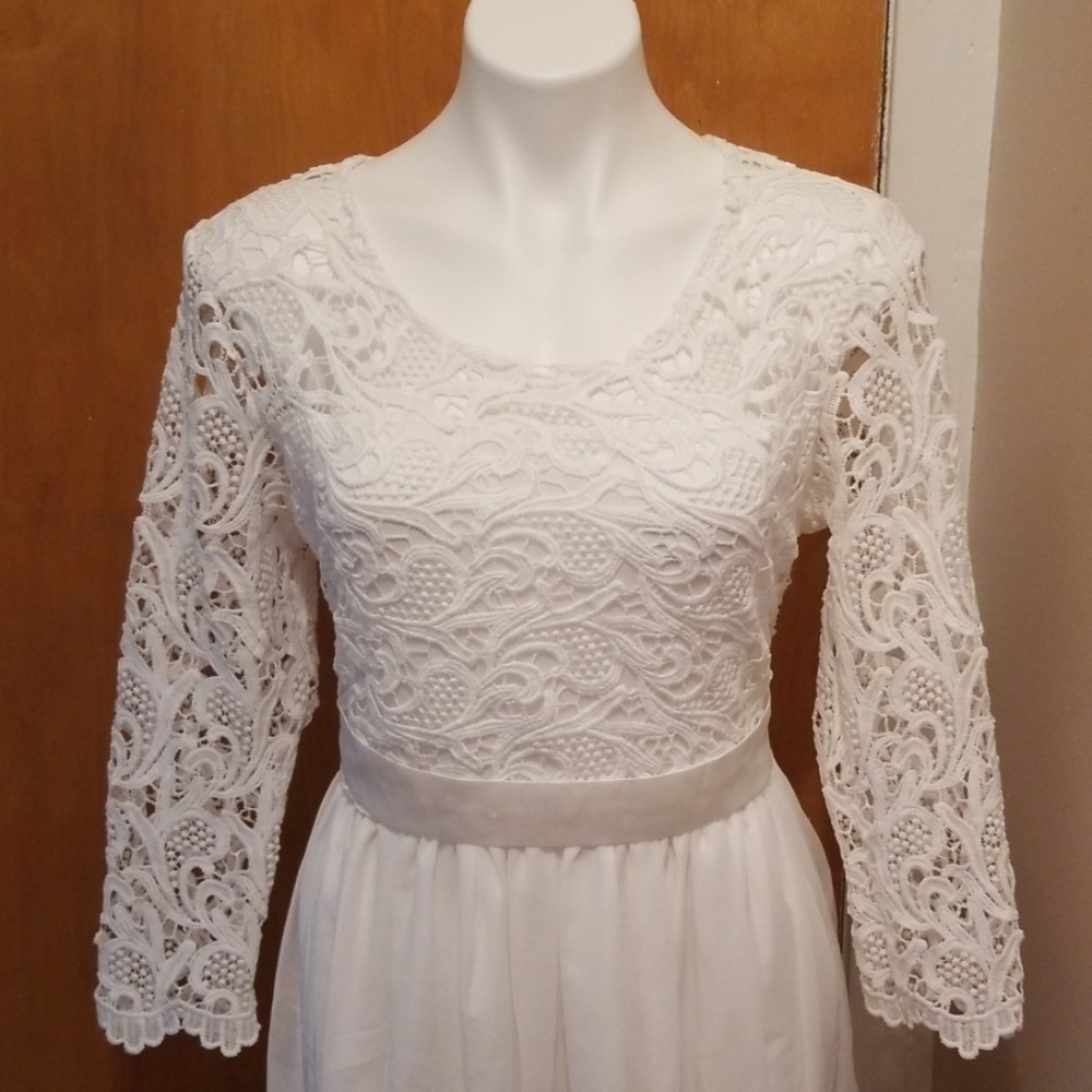 Ladies XXL Simple Wedding Dress or Reception Dress - Picture 2 of 8